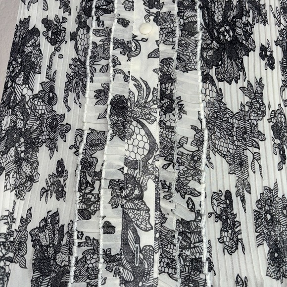 Apt. 9 Women's Black/White Sheer Ruffled Button Down Short Sleeve Top Size M - Picture 3 of 4